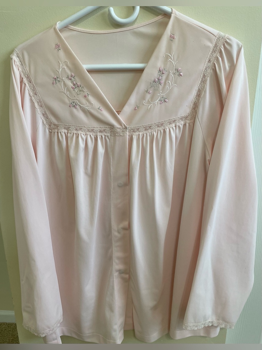 Vintage 80s Shadowline Pale Pink Snap Front Bed Jacket  Sz 40